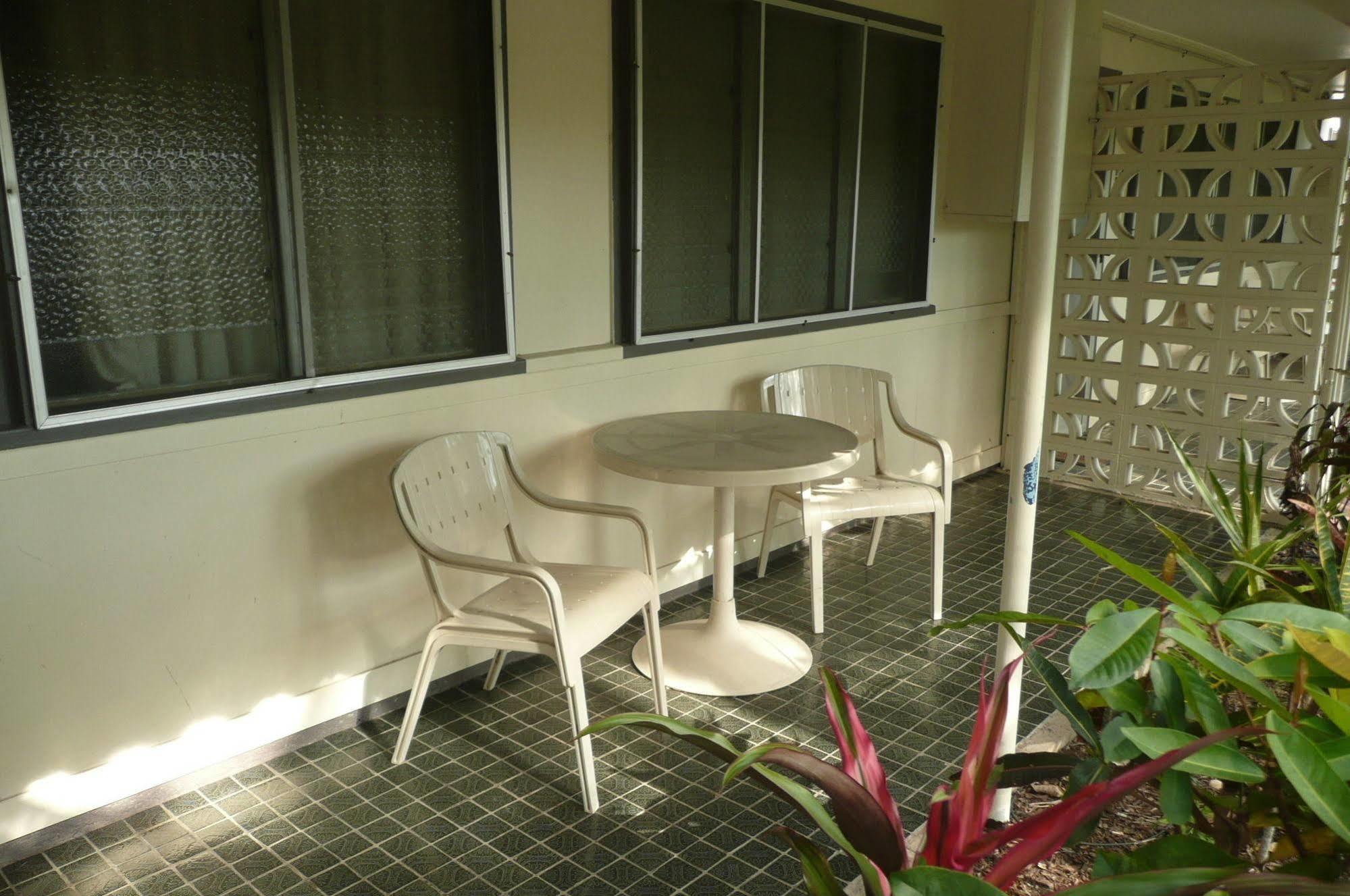 Beachside Holiday Units Боуэн Экстерьер фото